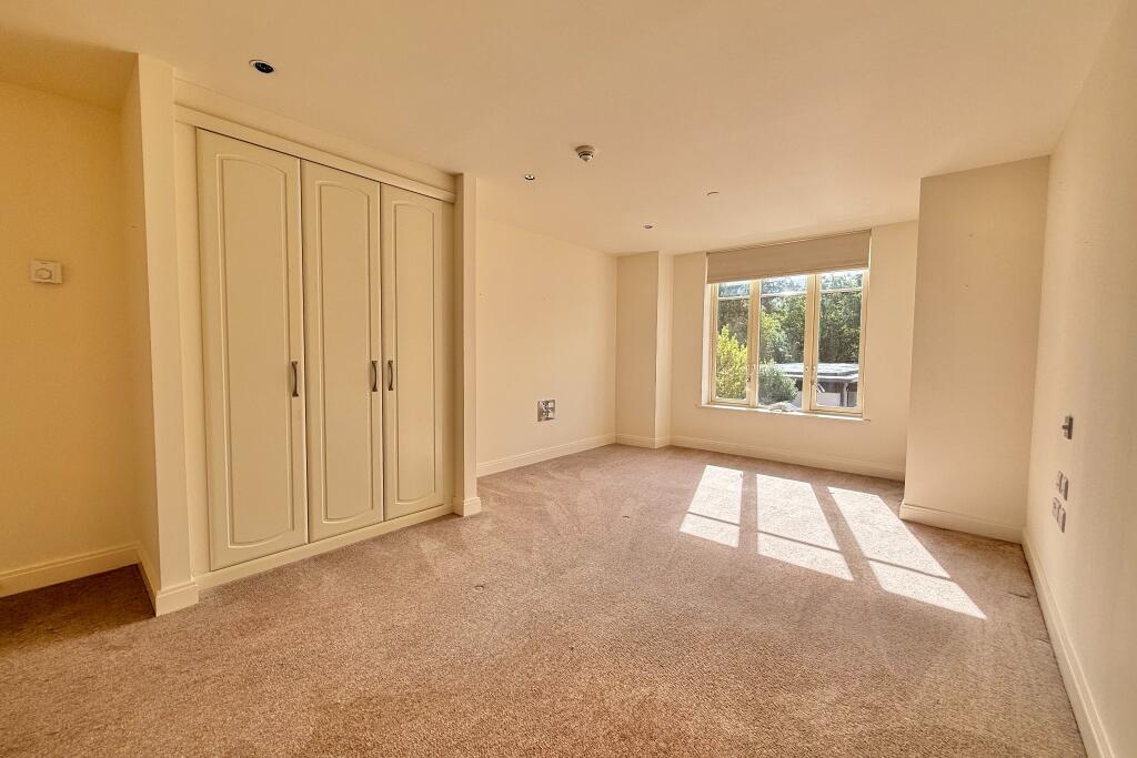 Apartment in Southampton - More