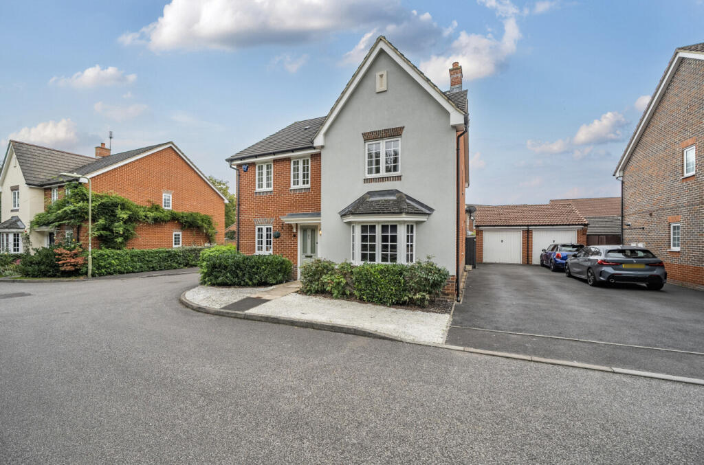 Main image of property: Woodland Walk, Aldershot, Hampshire, GU12