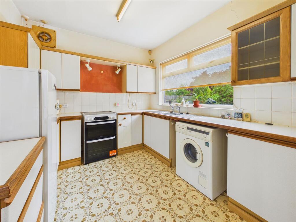 House in Hull - View 4