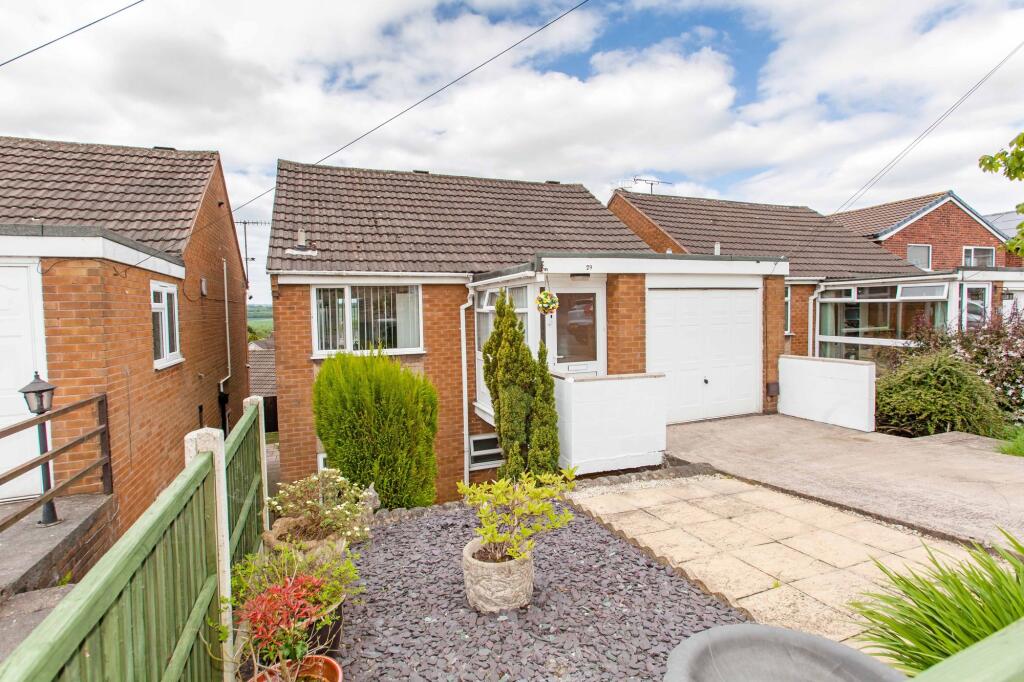 3-bed detached on Ridgedale Road, Bolsover, S44, £215,000