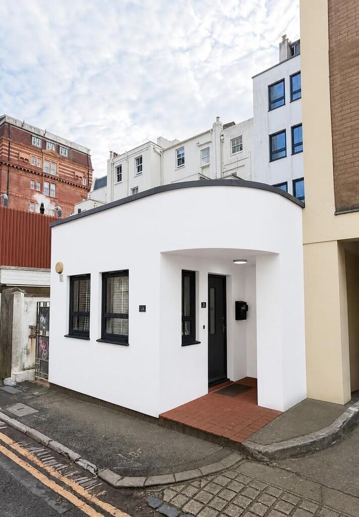 Queensbury Mews, Brighton photo 2