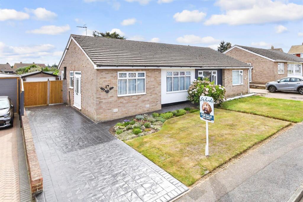 2-bed semi-detached on Gresham Road, Coxheath, Maidstone, Kent, £360,000