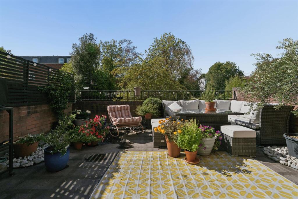 Main image of property: Avenue Road, Isleworth