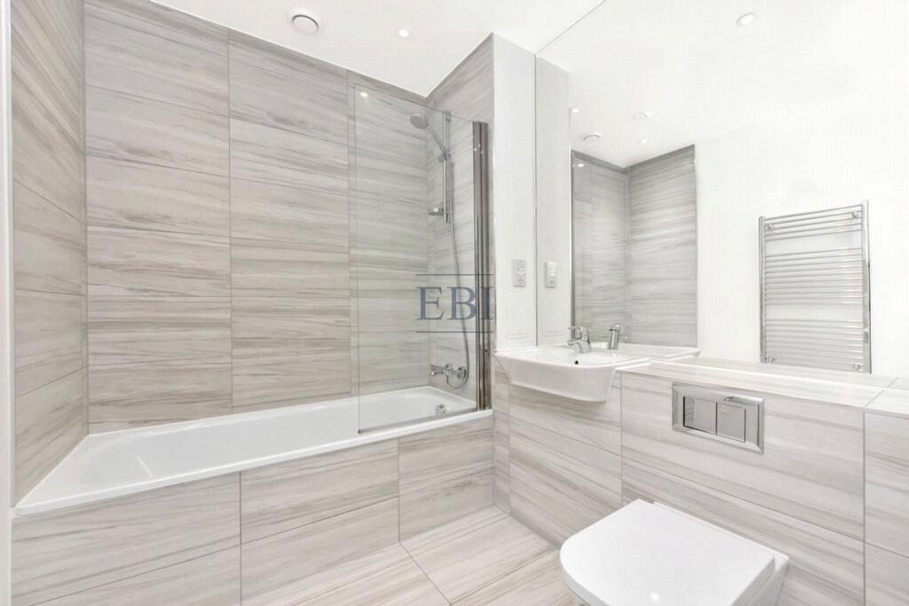 Apartment in London - More