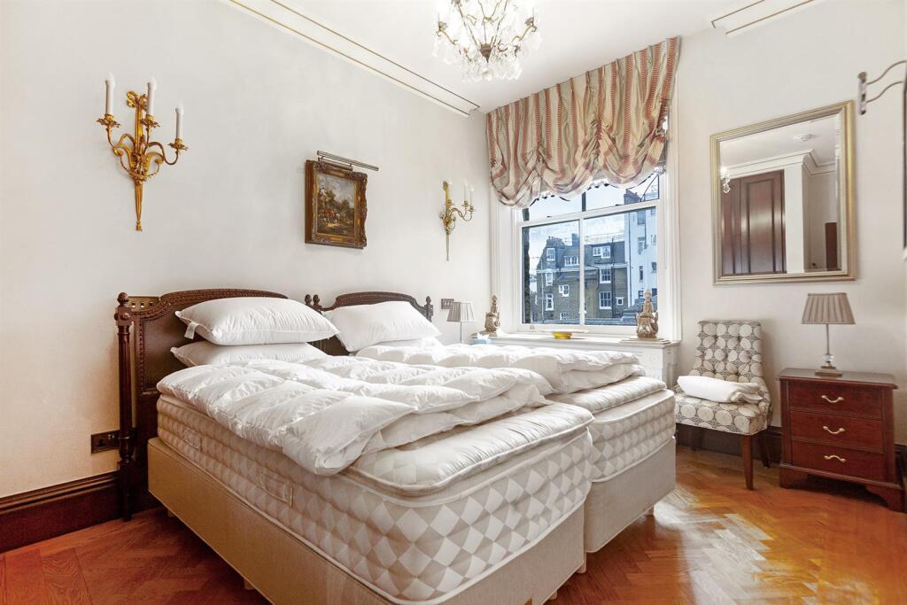 Apartment in London - More
