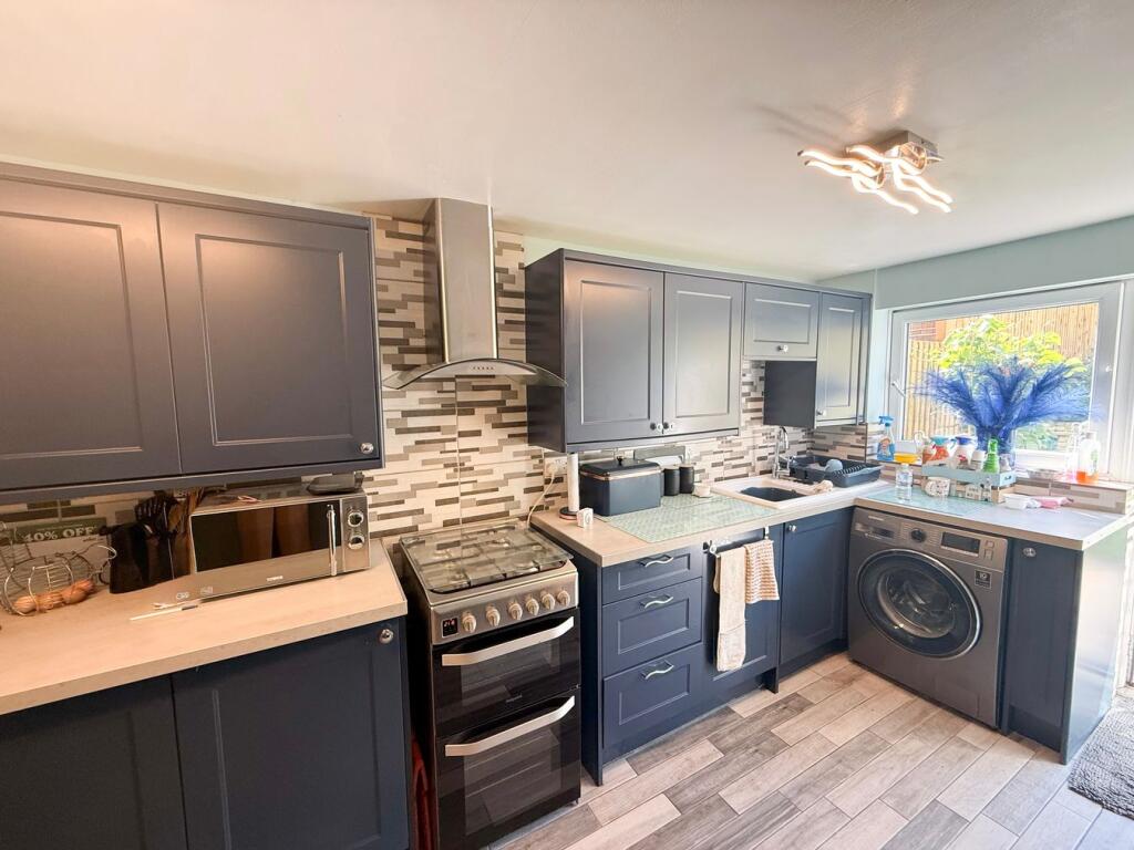Sunnybank, Henllys, Cwmbran, NP44 photo 3