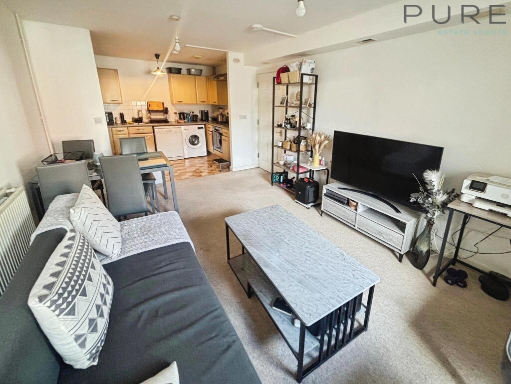 Apartment in Southampton, Hollybrook - View 3
