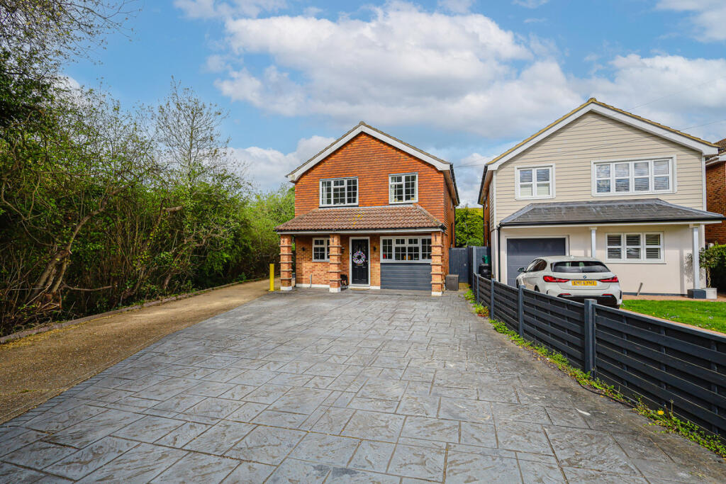 4-bed detached on Jubilee Drive, Wickford, SS11, £500,000