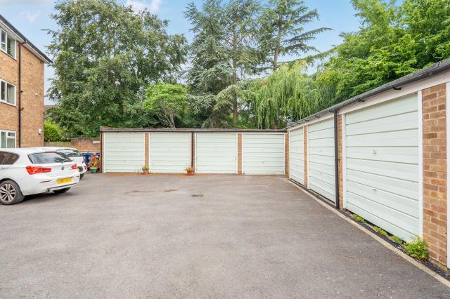 Main image of property: Hawkswell Gardens, Oxford, OX2