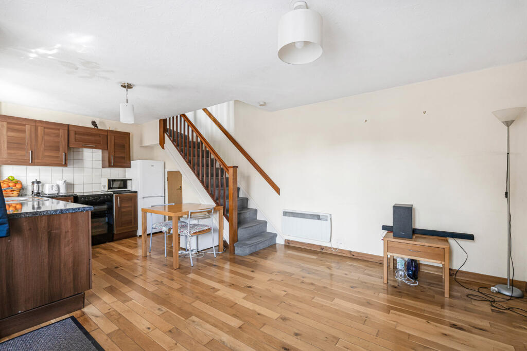 House in Twickenham - View 2