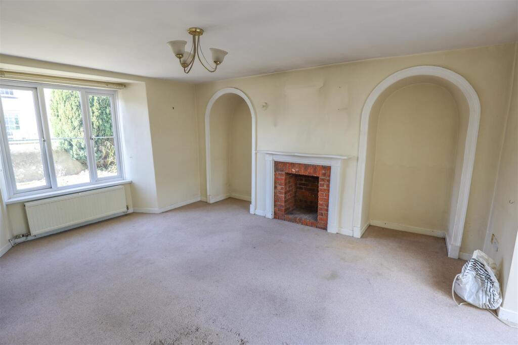 5 High Street, Cowbridge, Vale Of Glamorgan, CF71 7AD photo 3