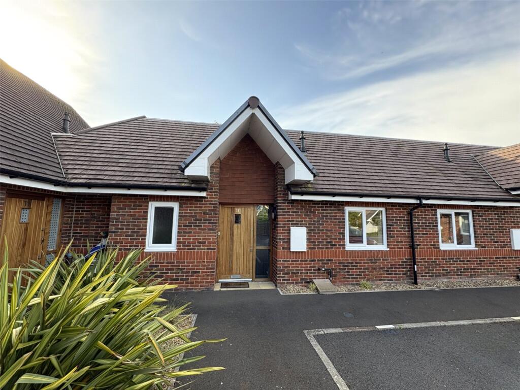 Main image of property: Farnham Road, Liss, Hampshire, GU33