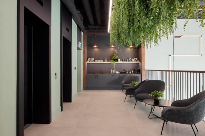 Communal Mezzanine Breakout Space