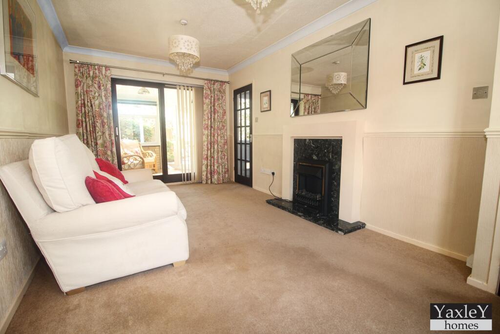 Bluebell Close, Witham photo 3