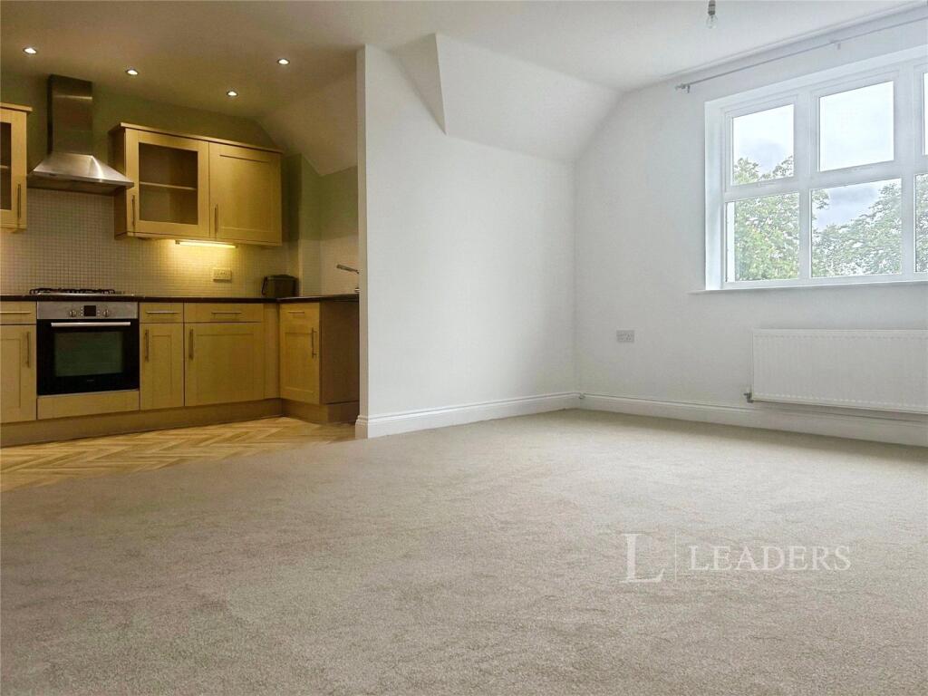 Apartment in Fareham, Hampshire - View 4