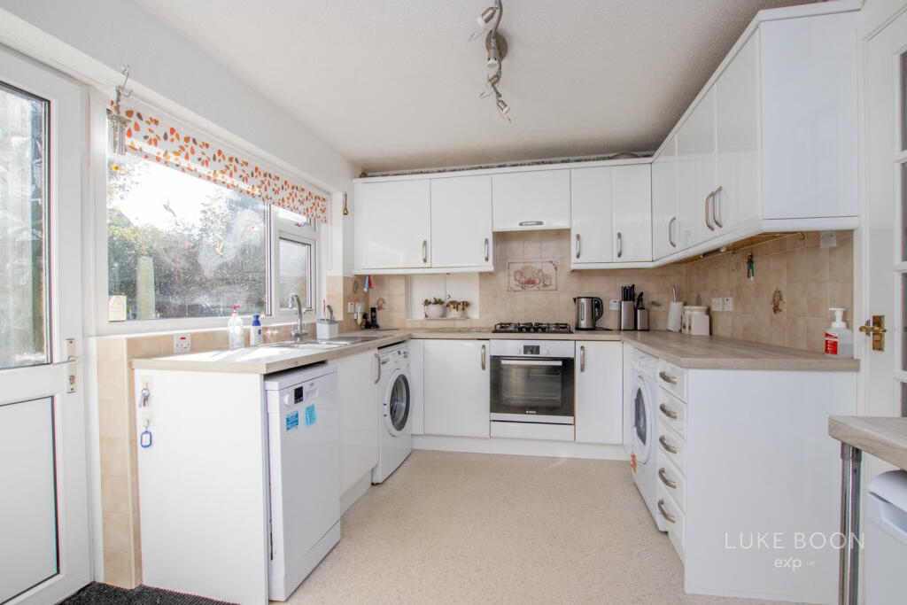 Lower Farm Road, Plympton, PL7 1JJ photo 4