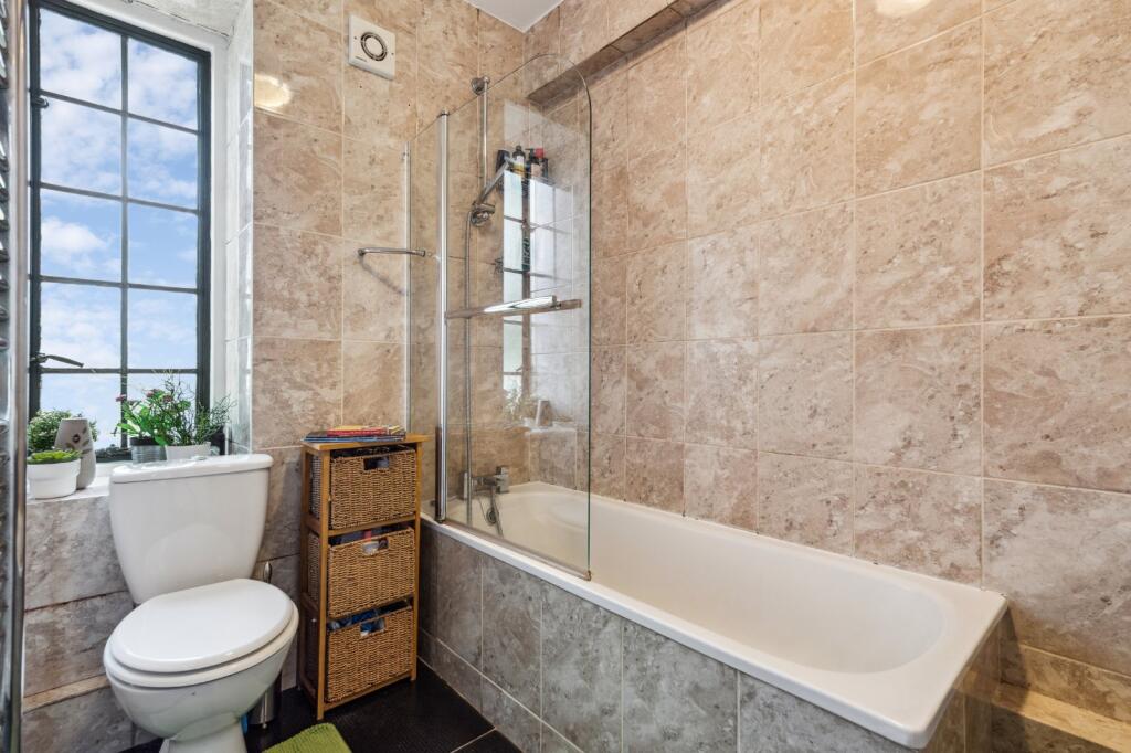 Apartment in London, Manor Fields, Putney - View 5