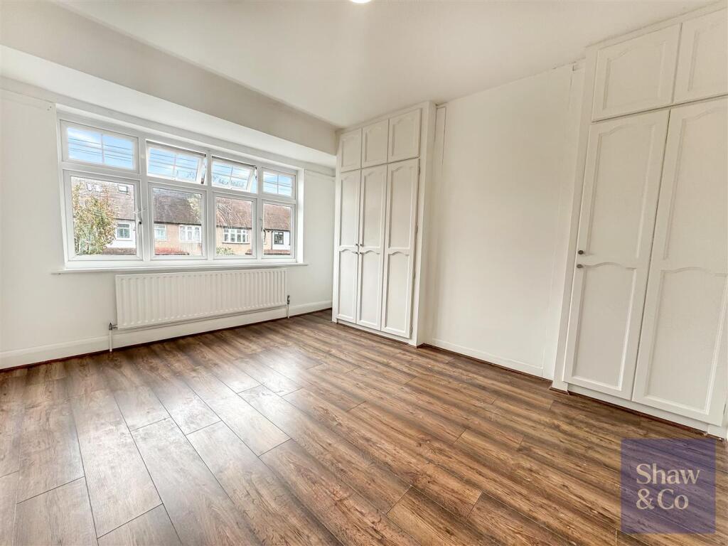 House in London, Worton - View 5