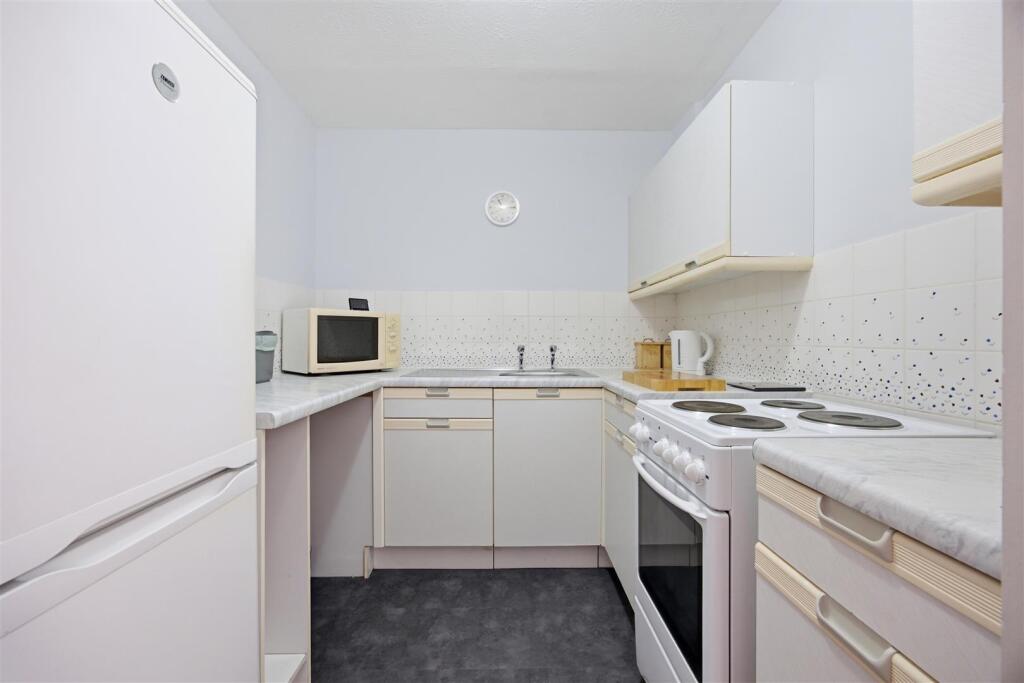 House in Southall - View 5