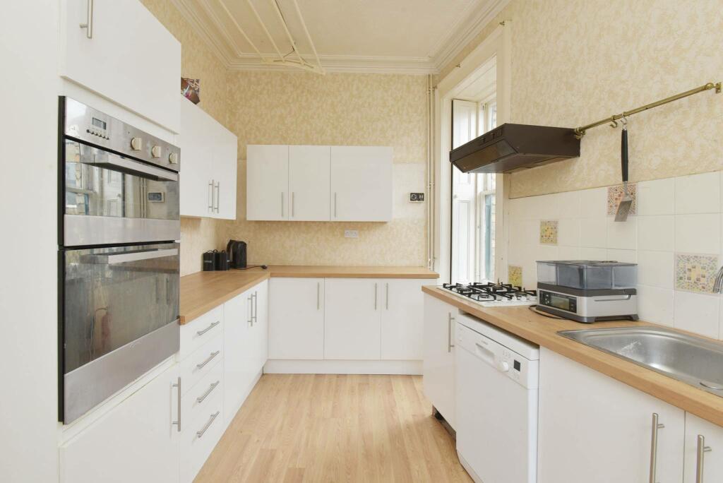 14 Market Place, Selkirk, TD7 4BT photo 3
