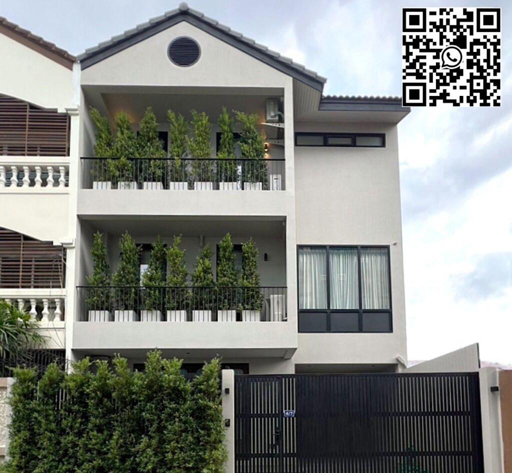 Main image of property: Phra Khanong, Bangkok