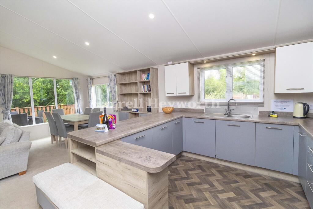 Borwick Lane, Dock Acres, Carnforth, Cumbria - View 3