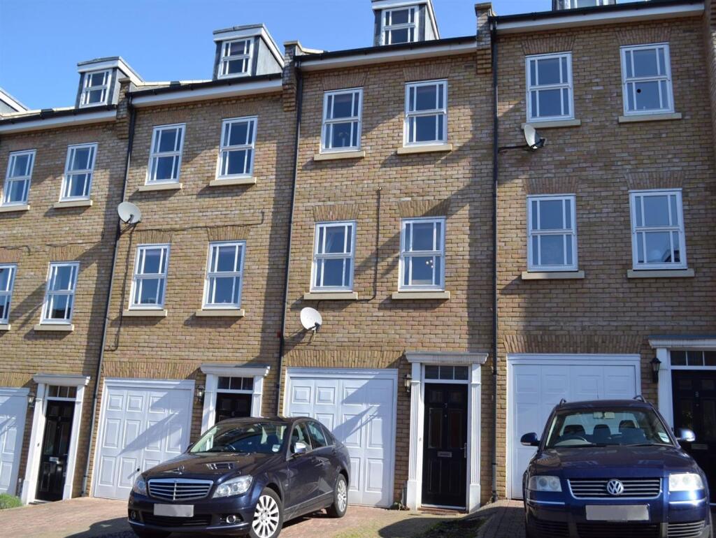 Main image of property: Jeeves Yard, Hitchin, Hertfordshire