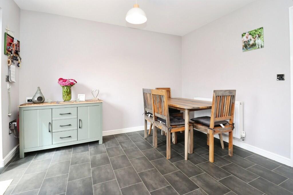 House in West Lindsey, Caistor TC - View 5