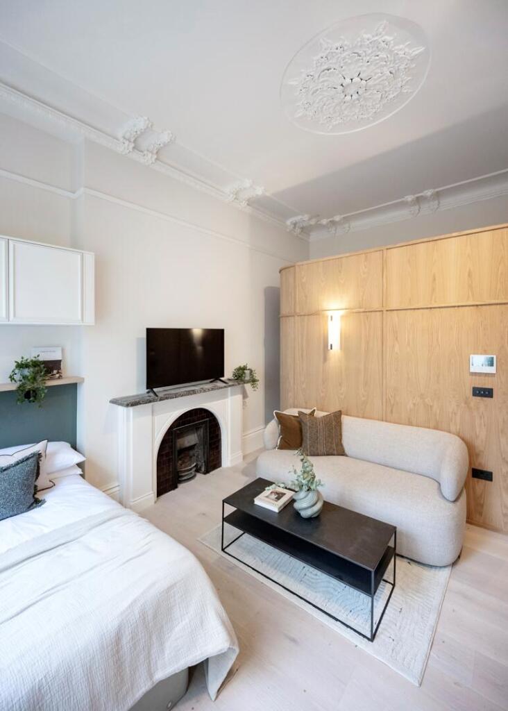 Studio flat for rent