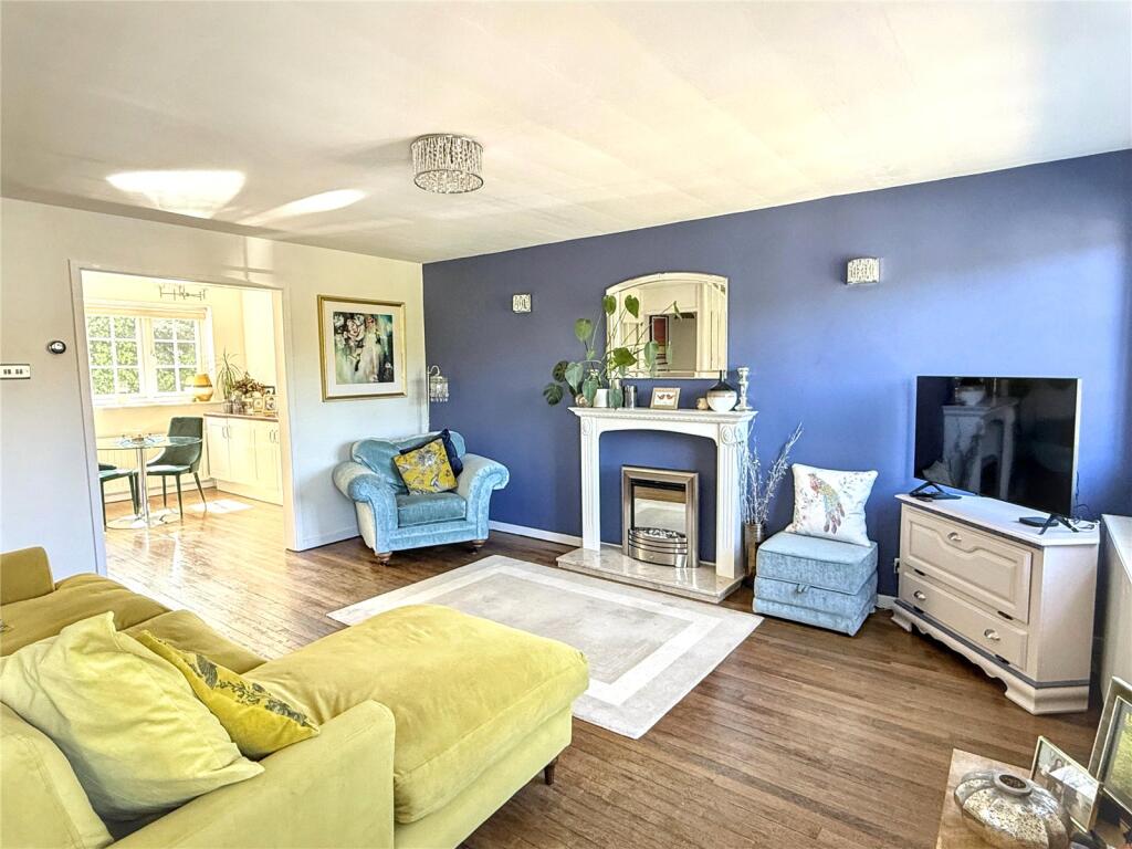 Main image of property: South Close, Barnet, EN5