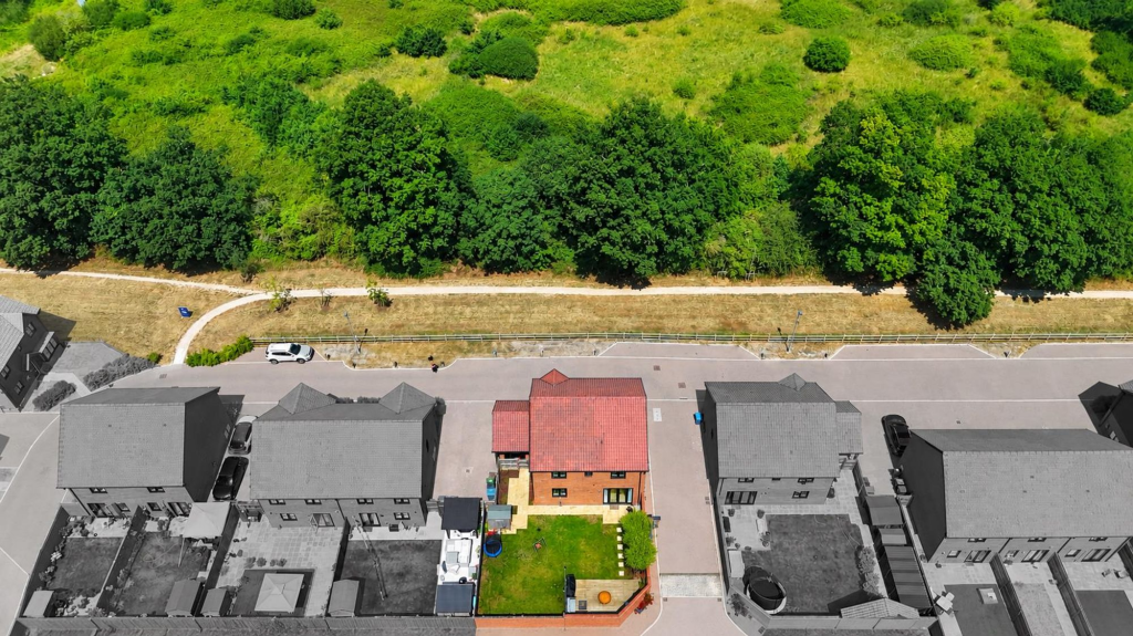 Burdock Crescent, Ipswich, IP1 photo 2