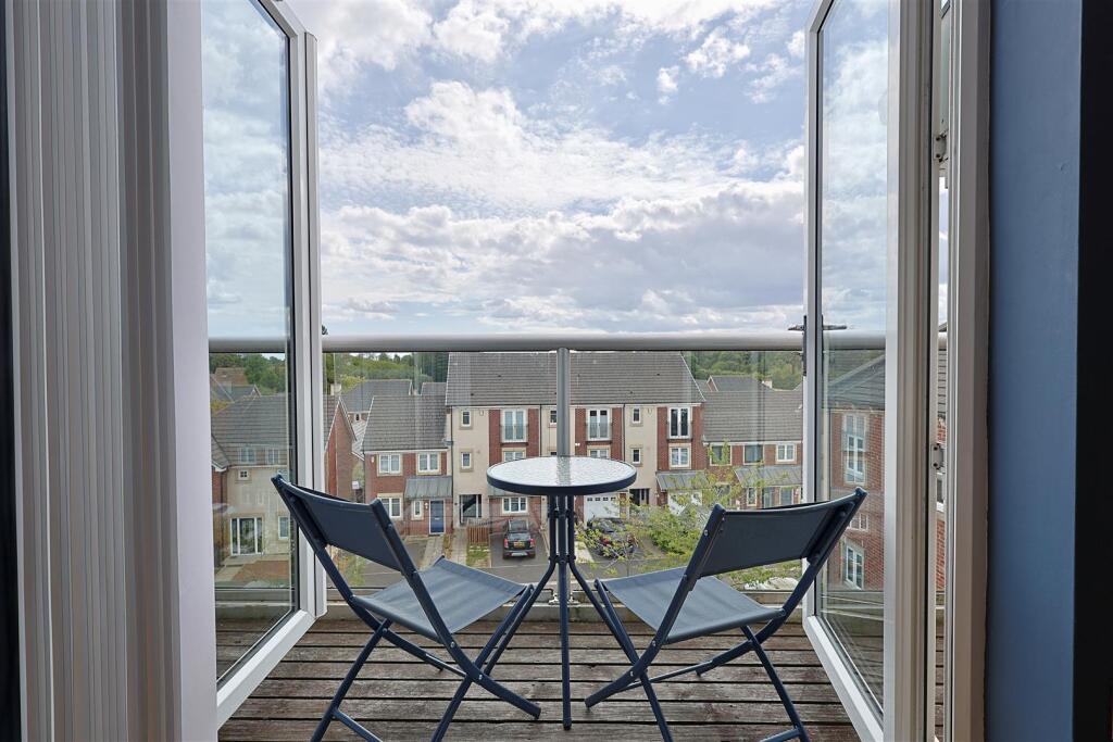 Apartment in Newcastle upon Tyne - View 4
