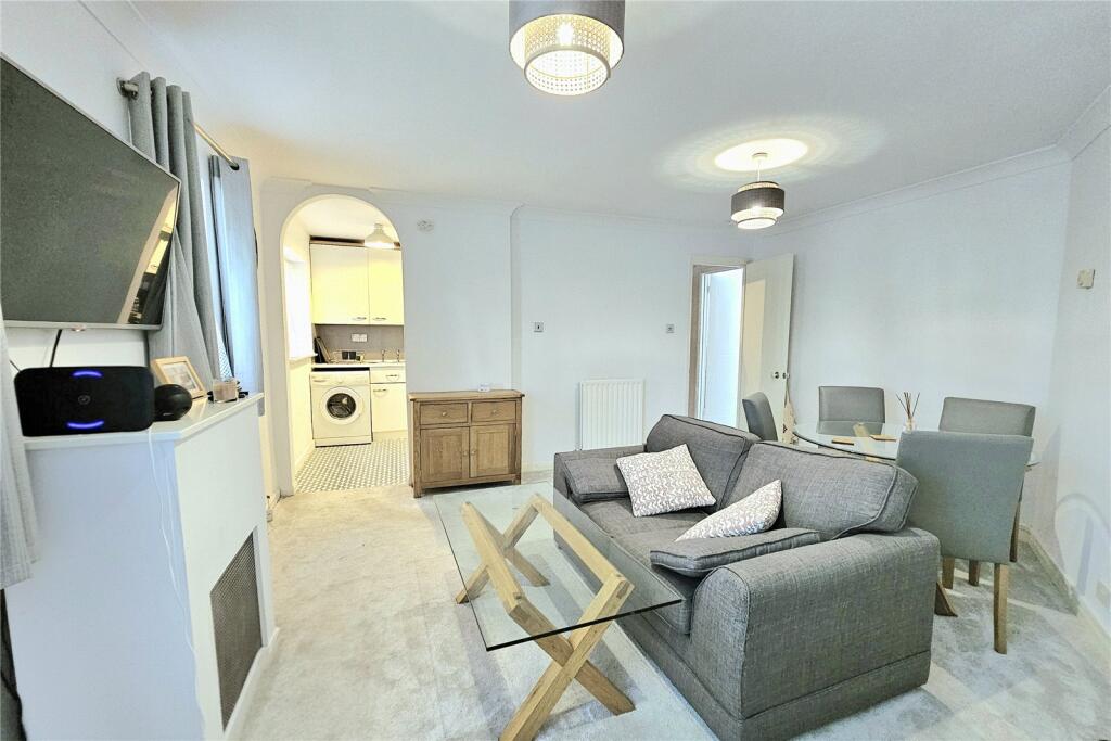 Oakfields, Alexandra Avenue, Camberley, Surrey, GU15 photo 3