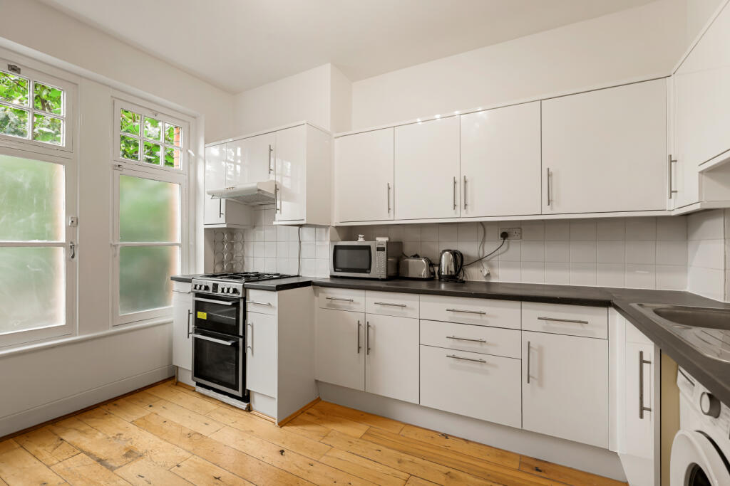 Apartment in London - View 5