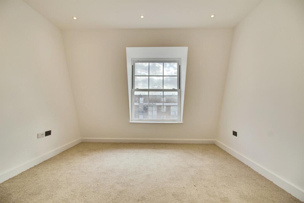 Additional image 11 of Stonehills, Welwyn Garden City