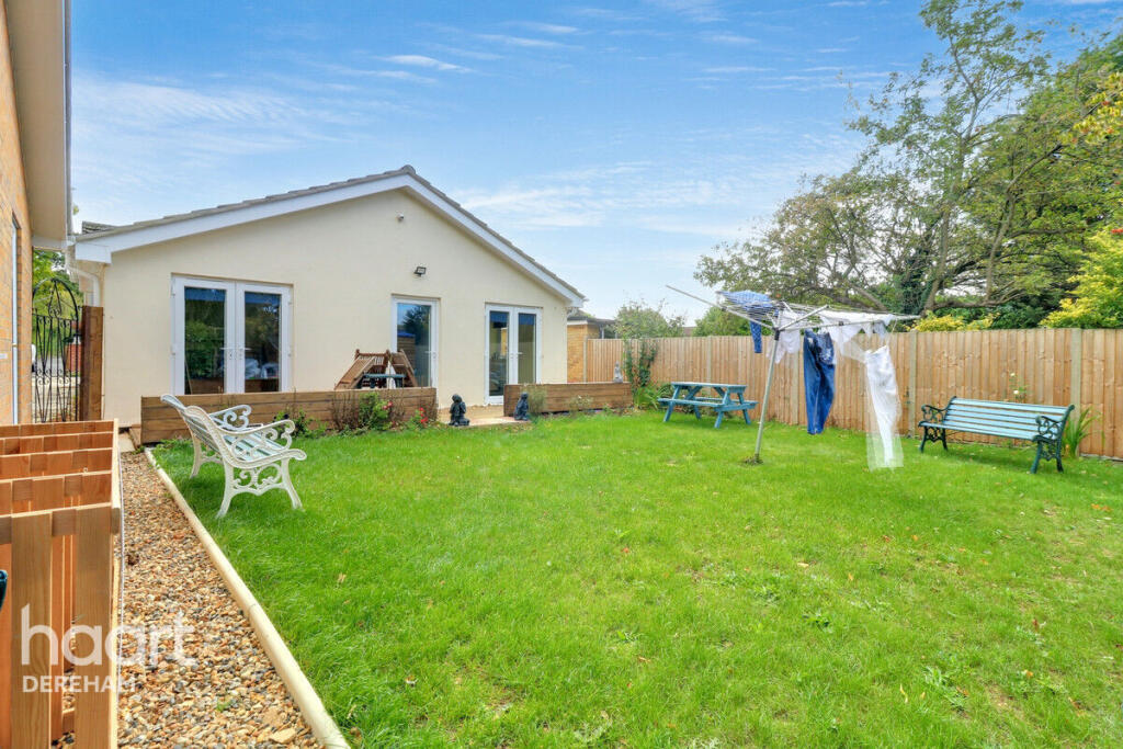 Three Post Road, Watton photo 2