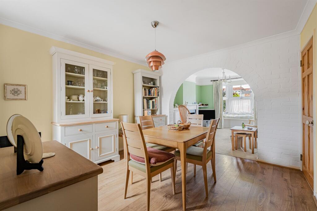 House in Reading, Caversham - View 2