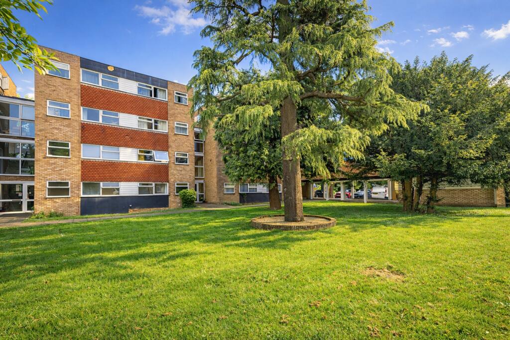 Main image of property: The Cedars, Milton Road, Harpenden, Hertfordshire, AL5