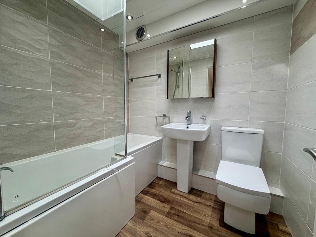 House in Newcastle upon Tyne, North Gosforth - View 4