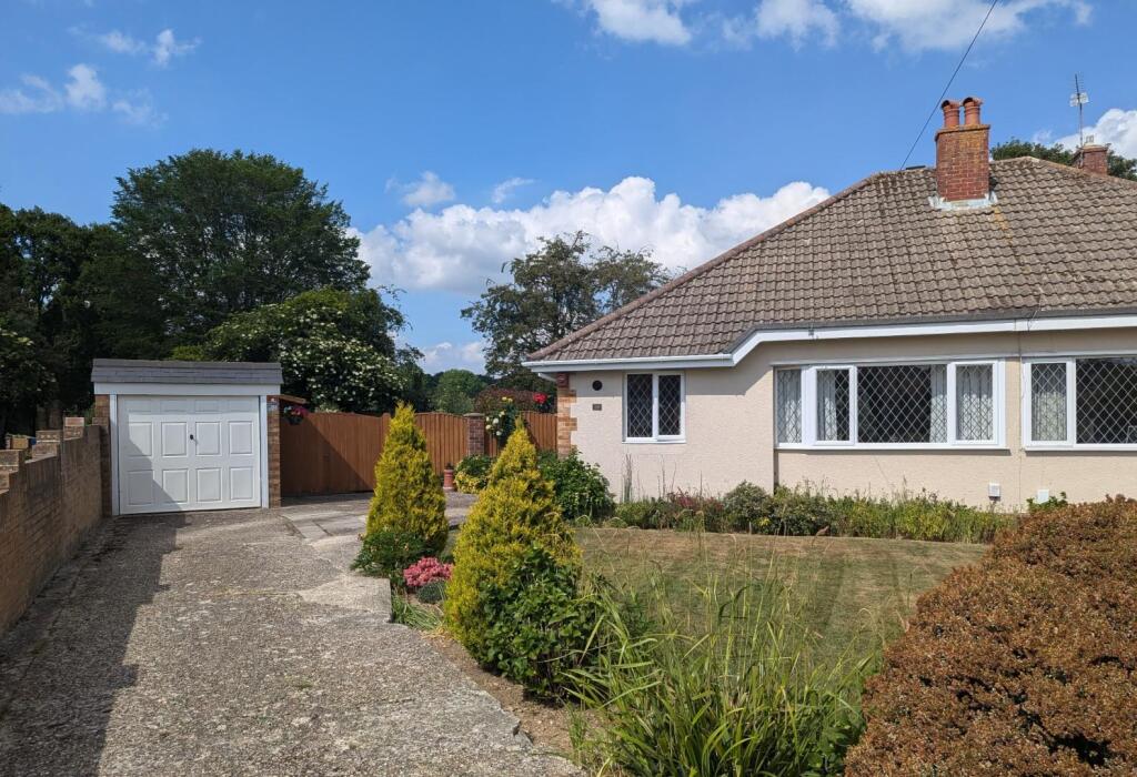 2-bed house on Woodlands Avenue, Emsworth, £440,000