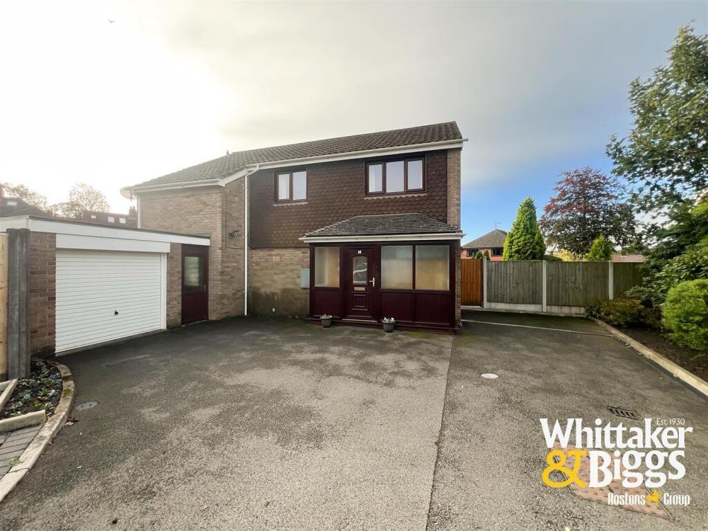 3-bed detached on Springfield Close, Leek, Staffordshire Moorlands, £360,000