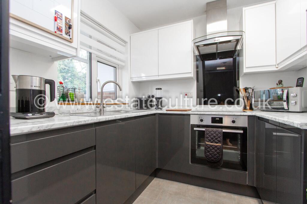 Apartment in Coventry, Upper Stoke - View 2