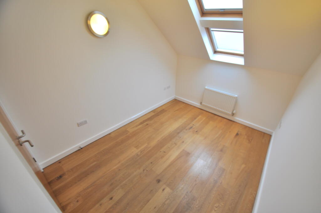 Apartment in Northampton - View 4