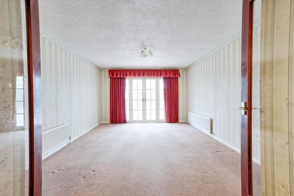 Cheltenham Drive, Leigh On Sea photo 2