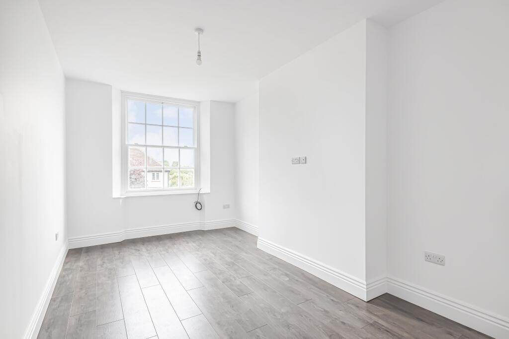 High Street, Boston Spa, Wetherby, West Yorkshire, UK, LS23 photo 3