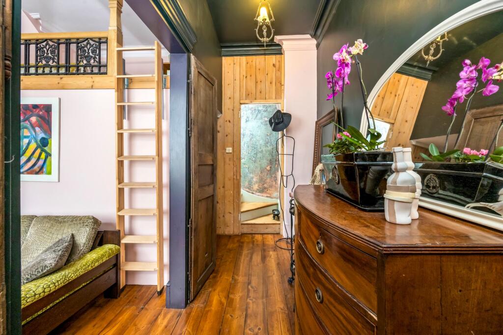 House in Brighton - View 4