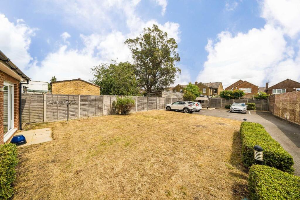 Apartment in Twickenham - More