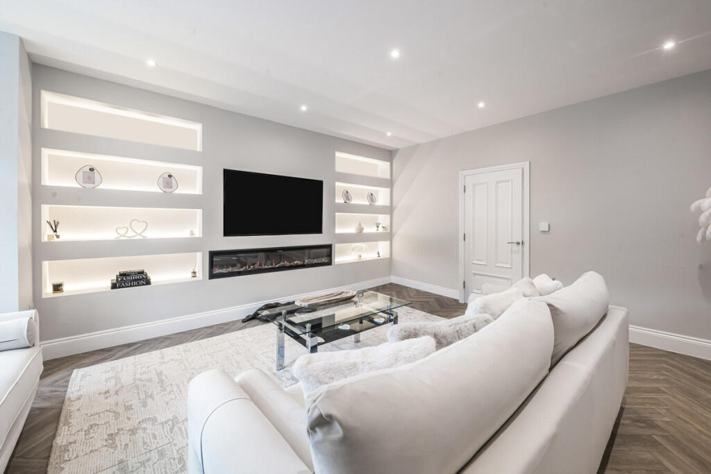 House in Croydon - View 2