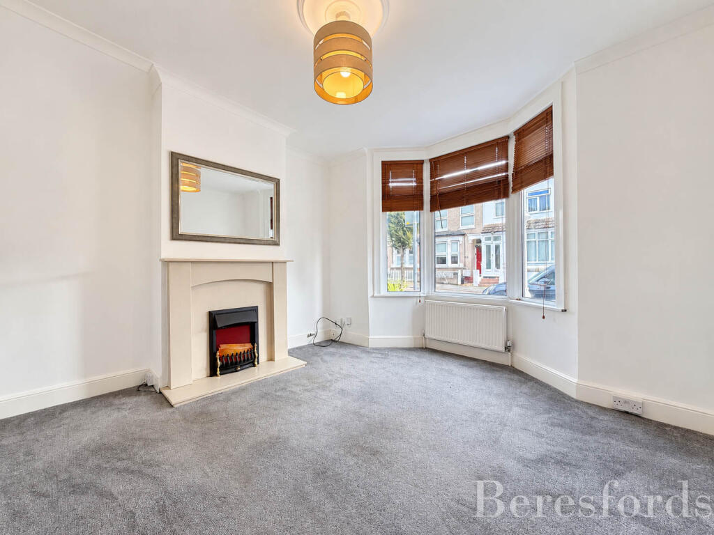House in Romford - View 2