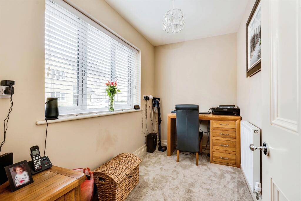 House in West Oxfordshire, Carterton - View 5